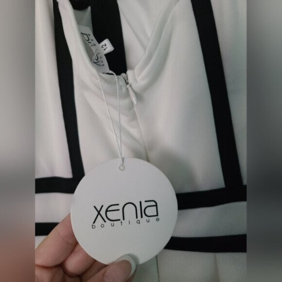 NWT Xenia Boutique White and Black Cutout Dress Fit and Flare Mini Dress Size 8 - Picture 4 of 4
